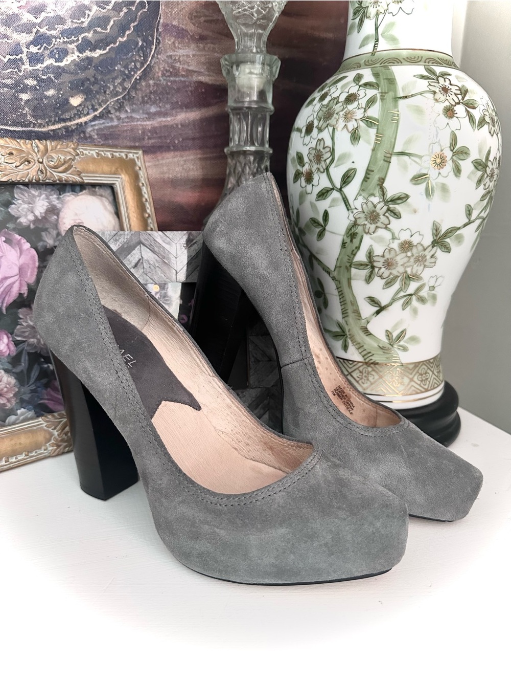 MICHAEL Michael Kors Gray Suede Platform Block Heel Pumps Sz 7.5